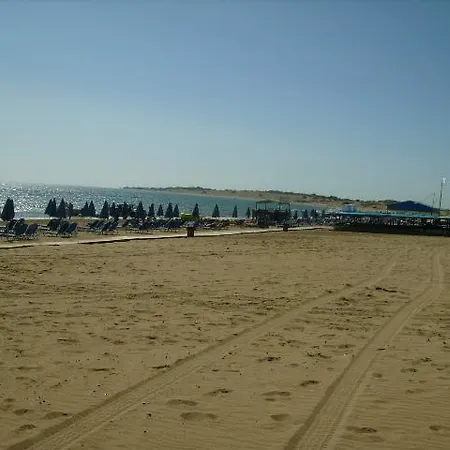 Tzevenos Apts Korfu
