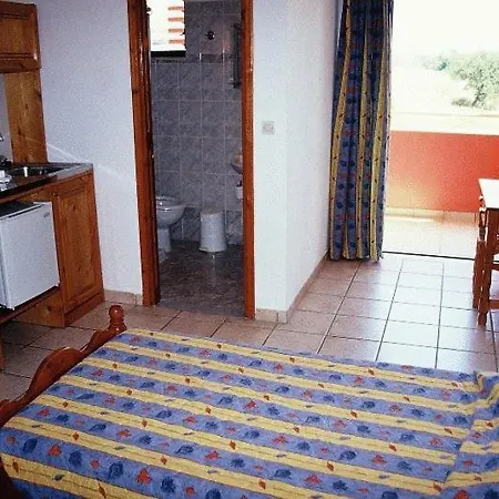 Tzevenos Apts Hotel